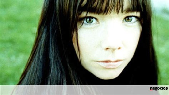 Bj&ouml;rk's pet No Pets (Bj&ouml;rk)