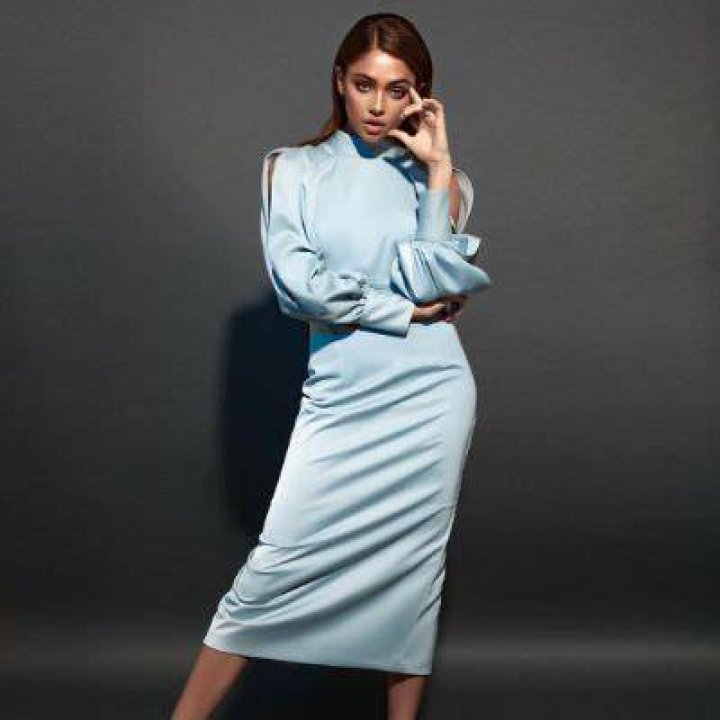 Clara Wilsey posing for a modeling shoot.