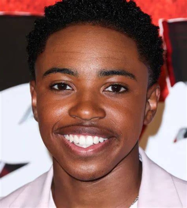 Dallas Young Height - CelebsHeight.org