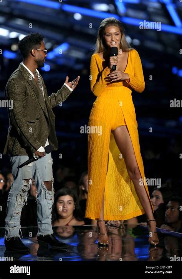 gigi hadid performance