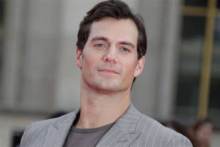 Henry Cavill net worth profile.