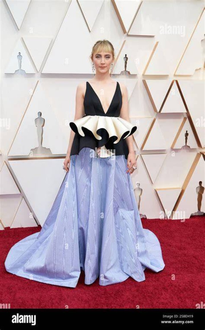 HOLLYWOOD, CALIFORNIA - FEBRUARY 09: Saoirse Ronan arrives at the 92nd Annual Academy Awards at Hollywood and Highland on February 09, 2020 in Hollywood, California. (Photo by Steve Granitz/WireImage) HOLLYWOOD, CALIFORNIA - FEBRUARY 09: Saoirse Ronan arrives at the 92nd Annual Academy Awards at Hollywood and Highland on February 09, 2020 in Hollywood, California. (Photo by Steve Granitz/WireImage)