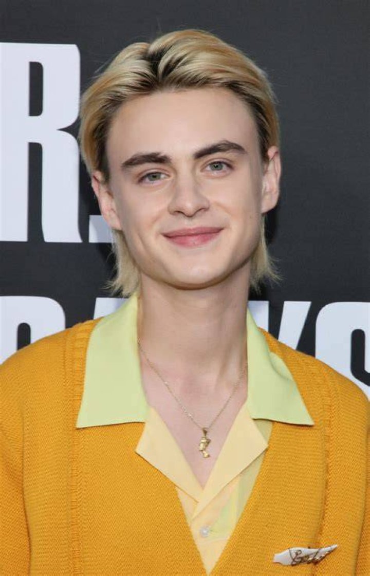Jaeden Martell's pet No Pets (Jaeden Martell)