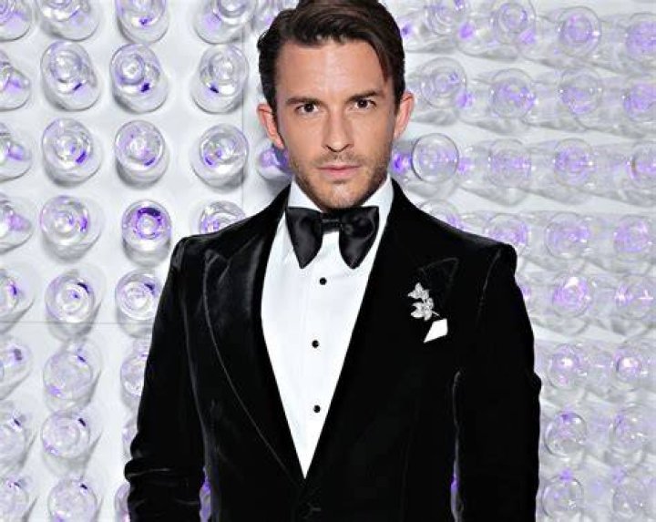Jonathan Bailey Net Worth 2023: How Much Does He Earn From Brigerton? 
