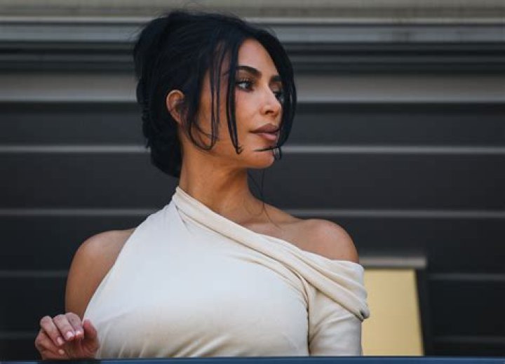 kim kardashian selfie