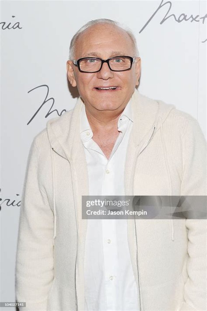 Max Azria - Backstage - Spring 2011 MBFW